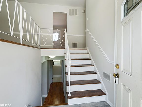 2nd image of 643 N Williams Dr