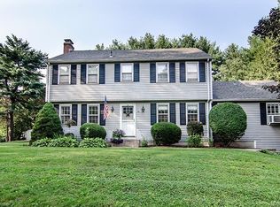 26 Meadowlark Rd, West Simsbury, CT 06092
