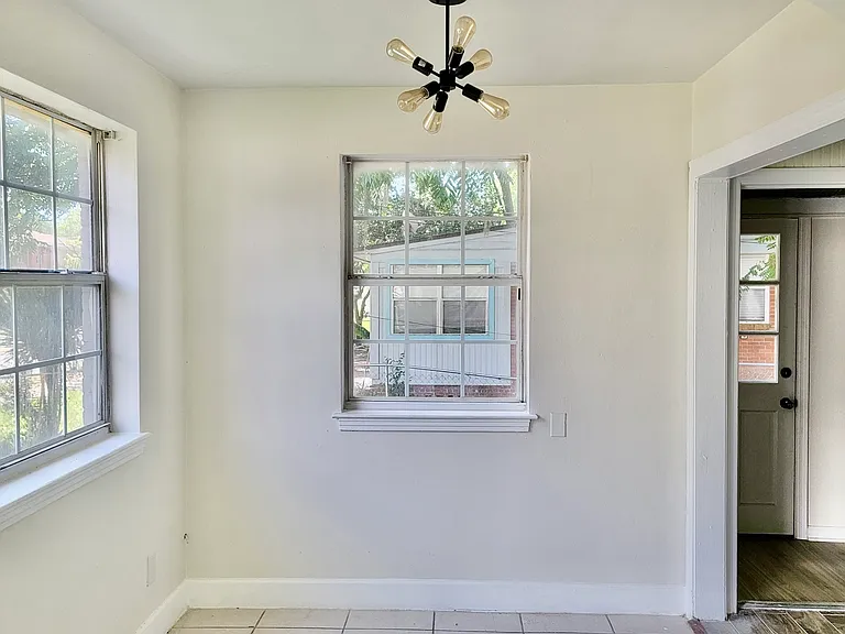 2114 Spring Park Rd — Photo 7