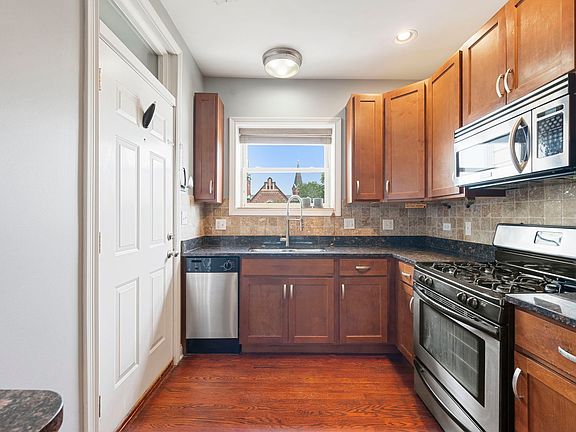 5th image of 1011 N Oakley Blvd APT 3E