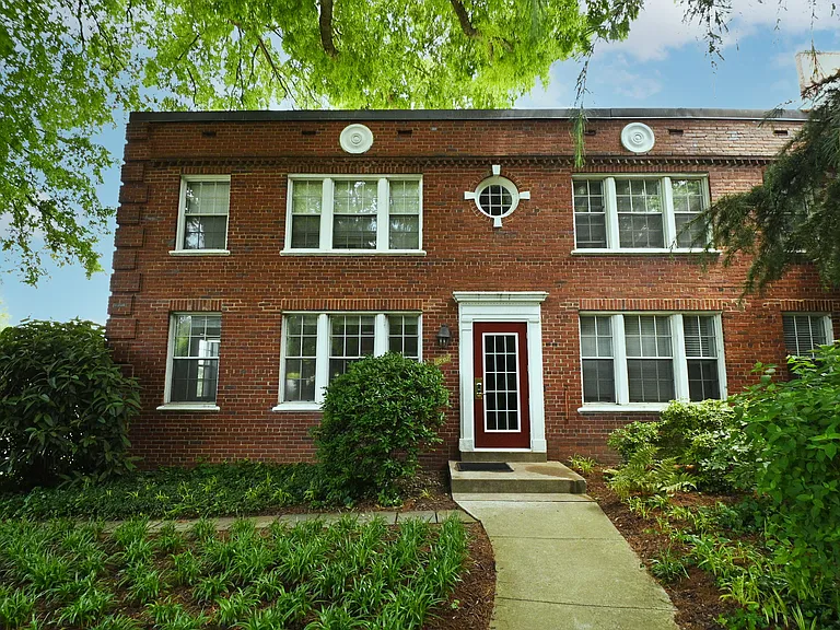 1802 Lee Hwy #93 — Photo 2