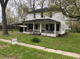 226 N Main St, Xenia, IL 62899