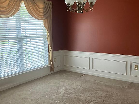 3rd image of 1 E Okaloosa Way