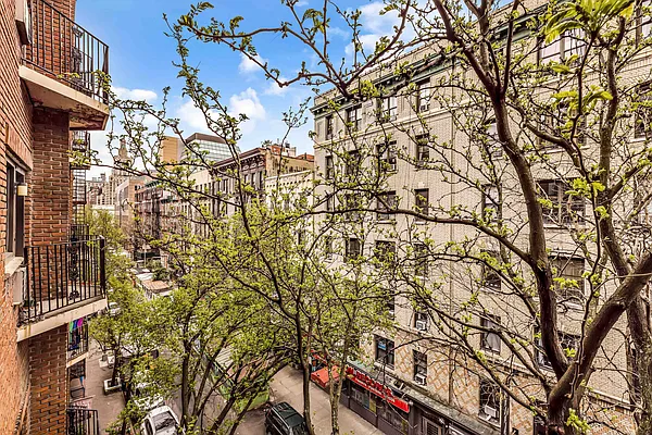 Sold by Sotheby's International Realty | media 9