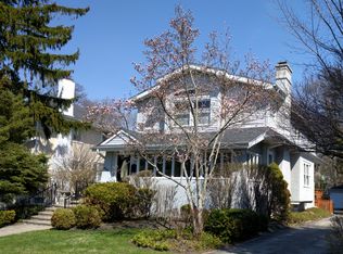 429 Hawthorn Ln, Winnetka, IL 60093