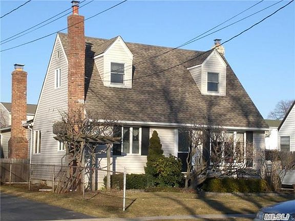 2nd image of 1014 Bowling Green Dr