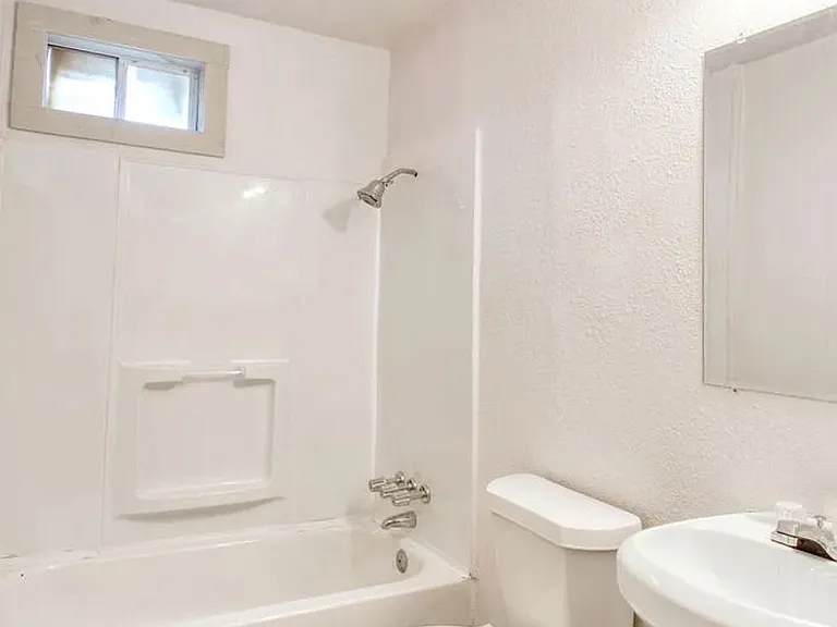 1002 23rd St #2 — Photo 3