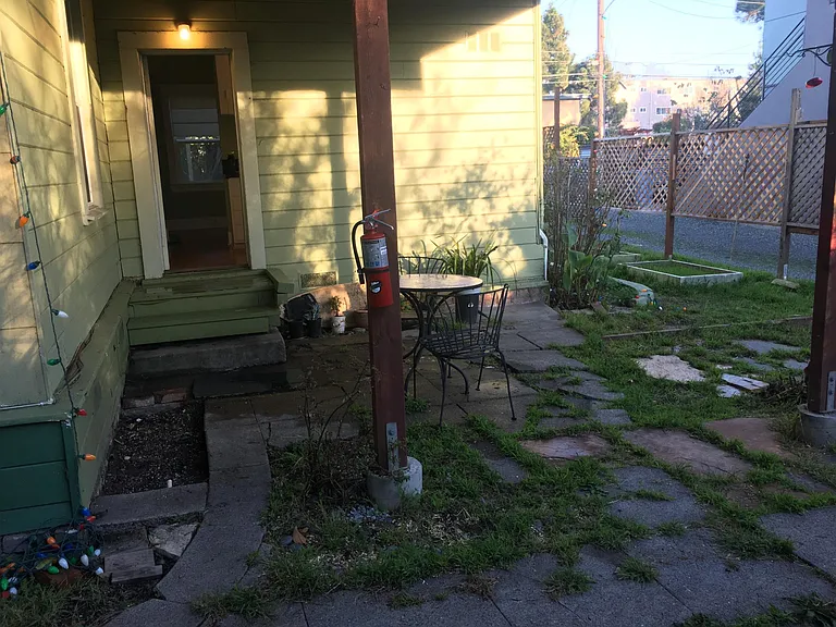 1902 10th St — Photo 16