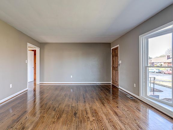 4th image of 3301 Troy Ave NW