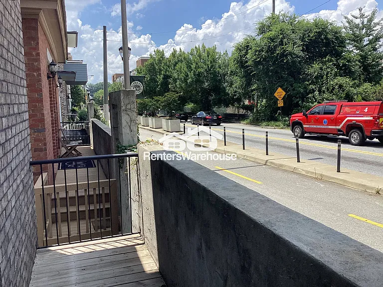 380 Bill Kennedy Way SE — Photo 16