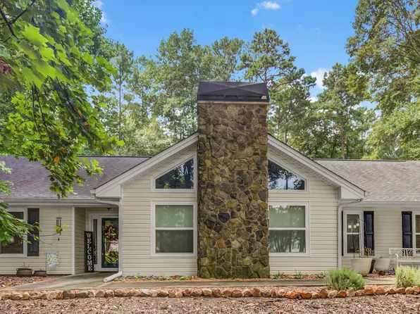 100 Woodmoor Dr, Newnan, GA 30263