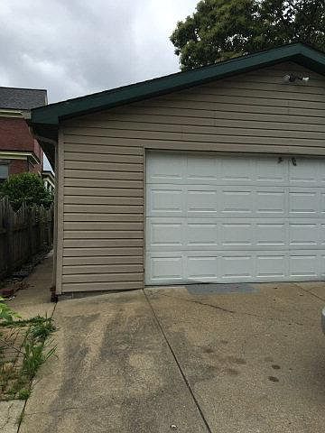 2nd image of 1003 5th St