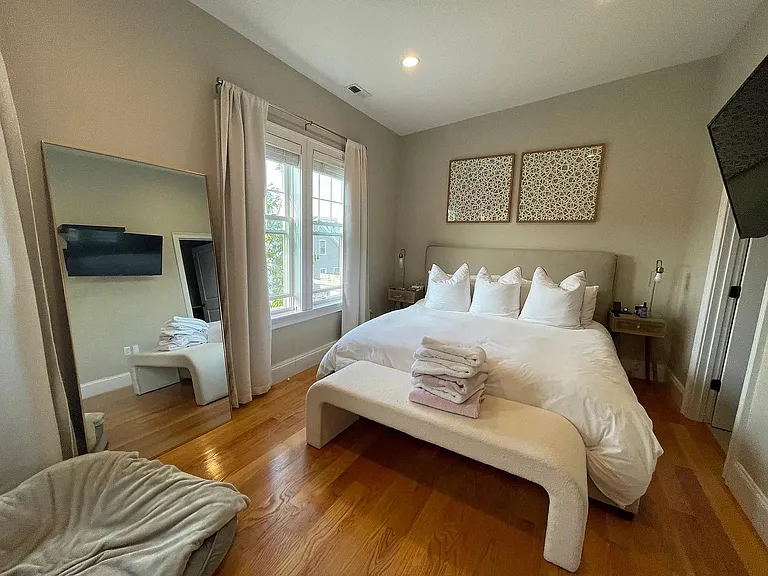 607 E 5th St #2 — Photo 23