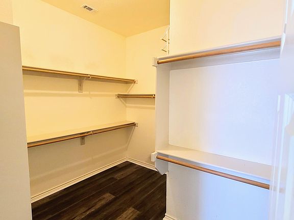 4th image of 5424 Rolling Meadows Dr