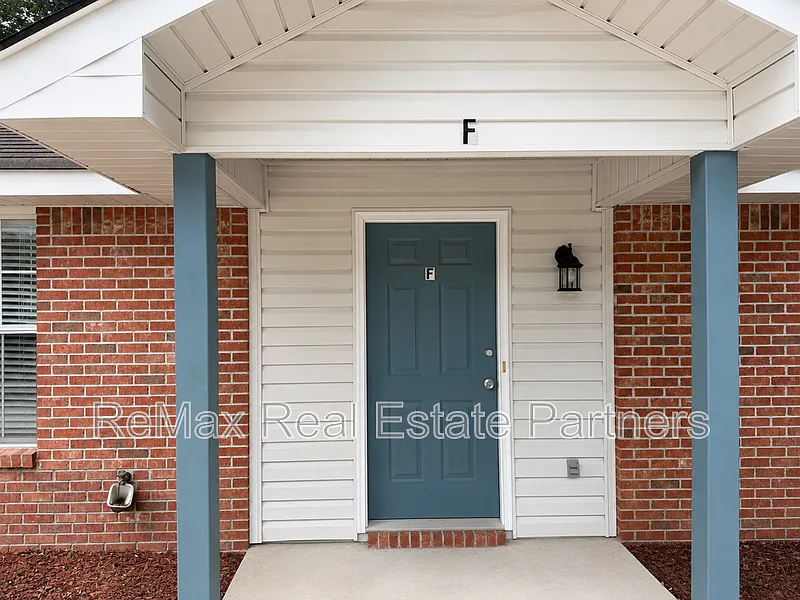 2 bed, 2.0 bath, 1013 sqft, $975 — Photo 1