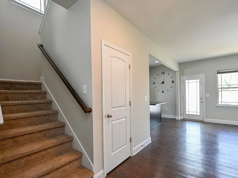 110 Wilbur St — Photo 8