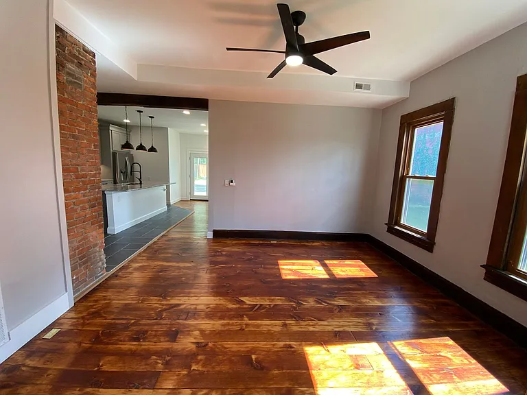 35 E Arcadia Ave — Photo 8