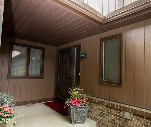 2nd image of 4 Kingsview Dr