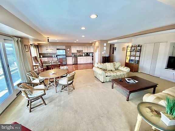 3rd image of 527 N Boardwalk #621