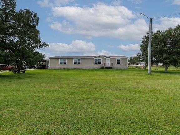 3rd image of 1050 DILLON CIRCLE