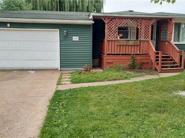4189 Robin Ln, Hamburg, NY 14075