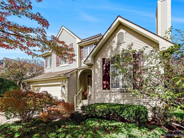 5974 Versailles Ave, Ann Arbor, MI 48103