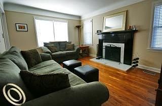 4th image of 214 W Cambourne St