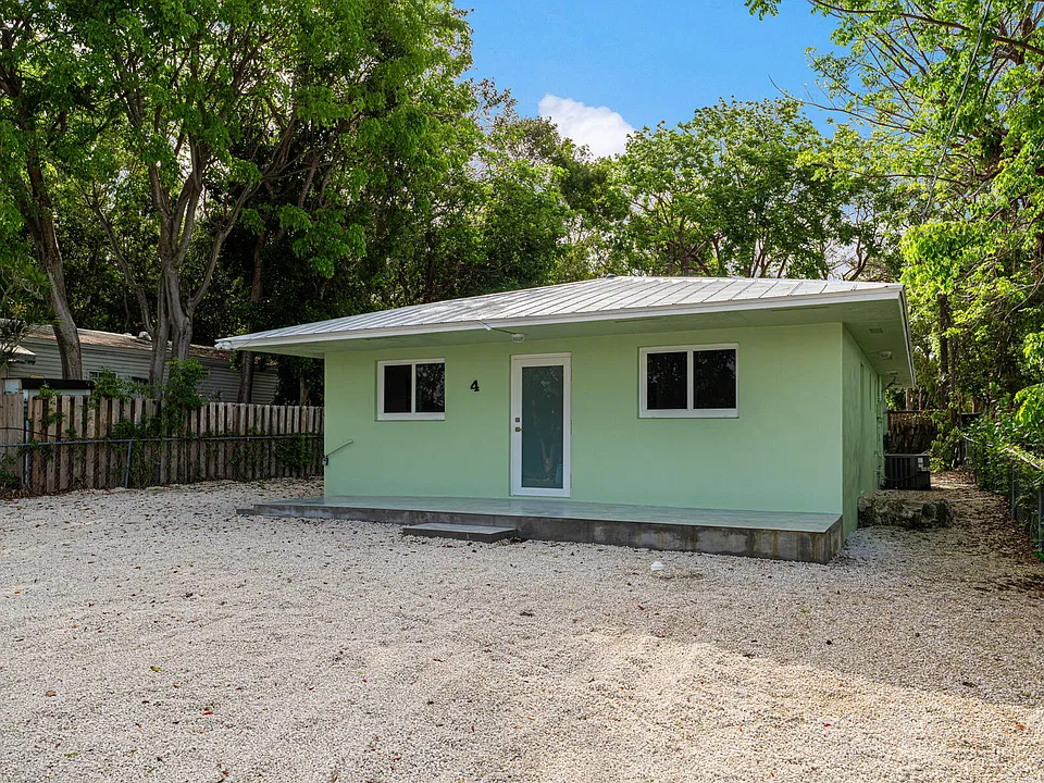 4 Norwood Ave