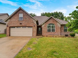 1329 W Maplewood St, Springfield, MO 65807