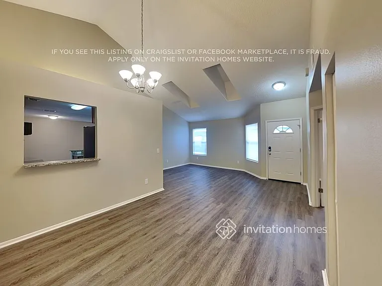 176 Edgewater Cir — Photo 10