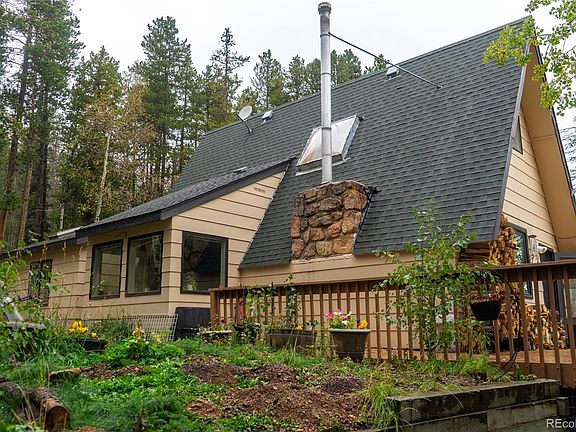 4th image of 240 Deer Road