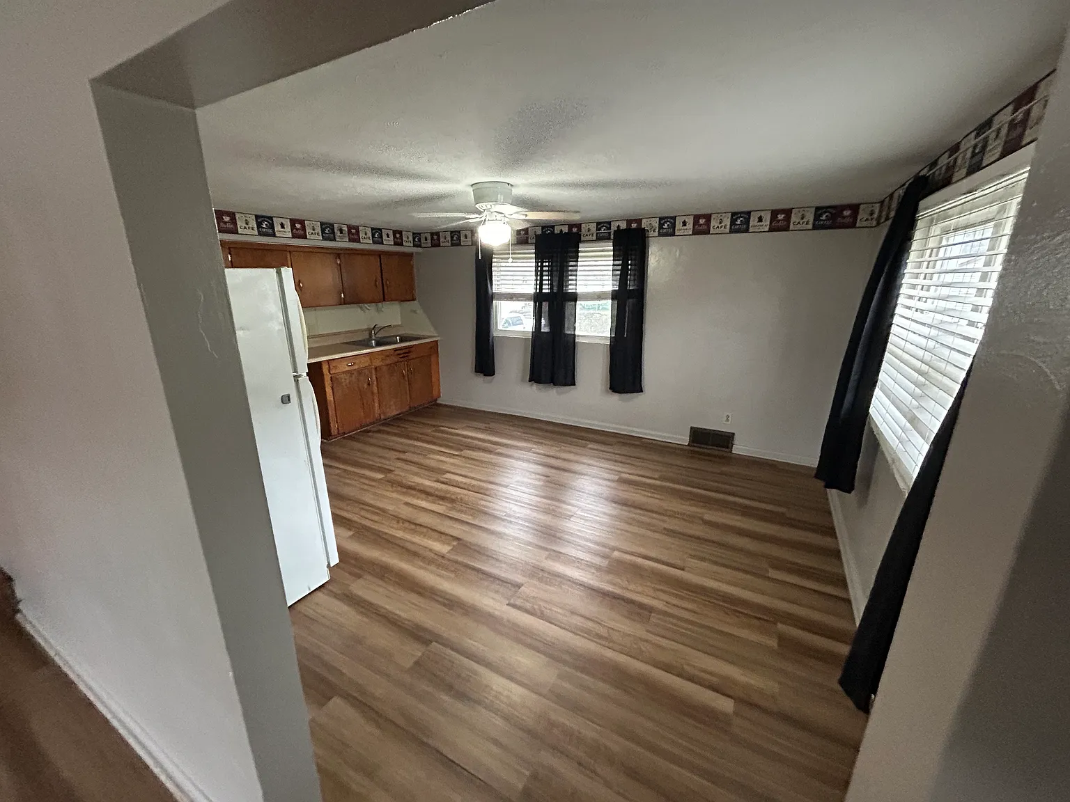 2 bed, 800 sqft, $775 — Photo 2