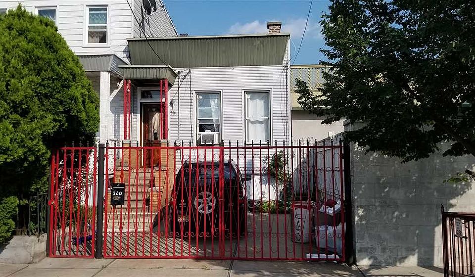 2nd image of 260 Cambridge Ave