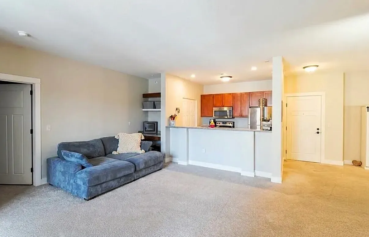 2 bed, 1454 sqft, $2,000 — Photo 2