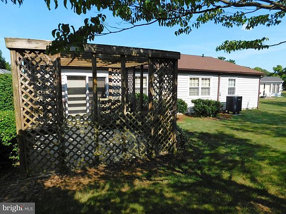 4th image of 5603 Honeysuckle Ct