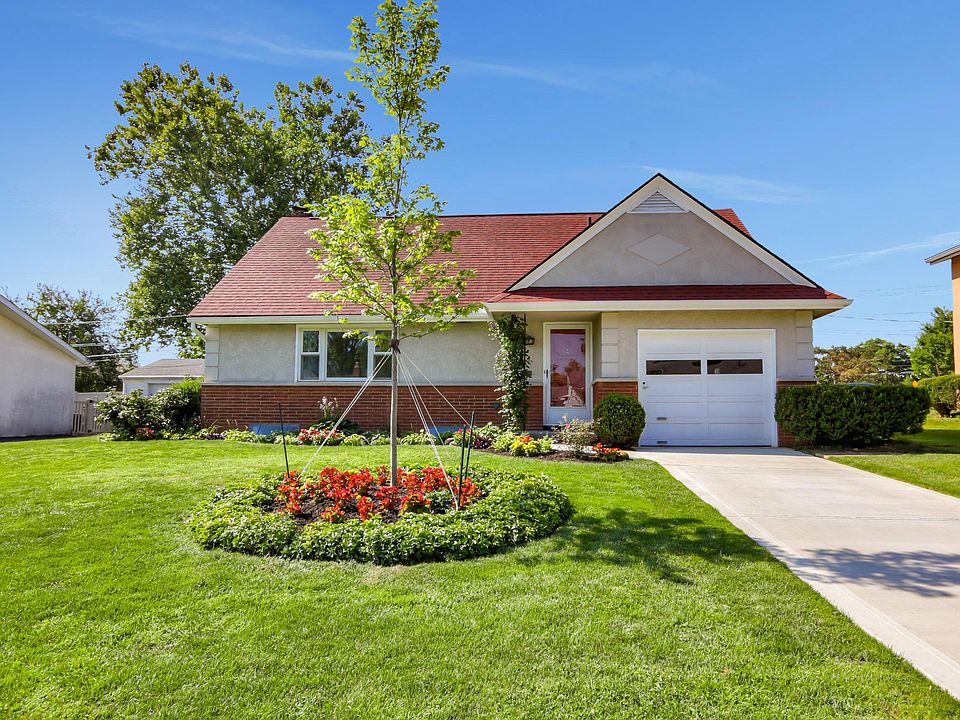 1st image of 793 Island Ct
