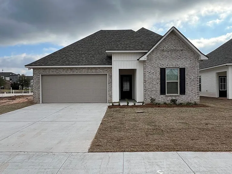 17 Venecia Ct — Photo 1