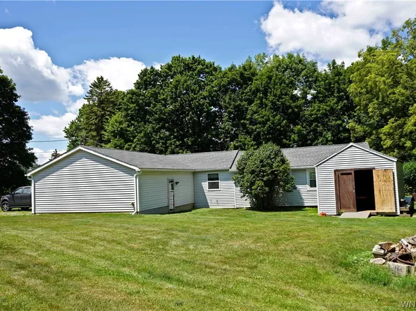 6747 E Lake Rd, Castile, NY 14427