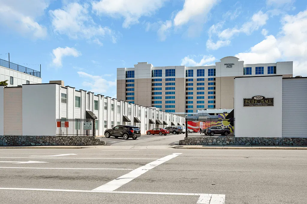 1 bed, 450 sqft, $1,750 — Photo 1