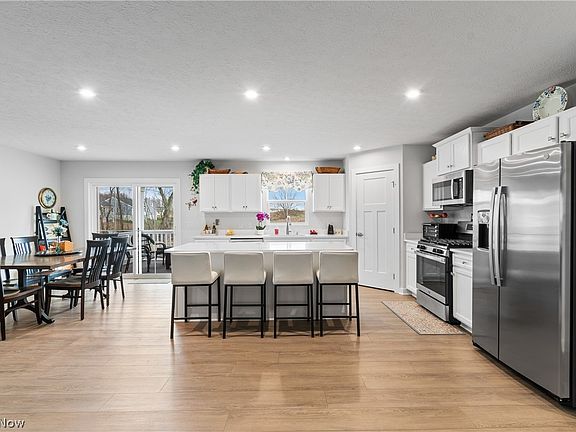 5th image of 3637 Clubview Dr