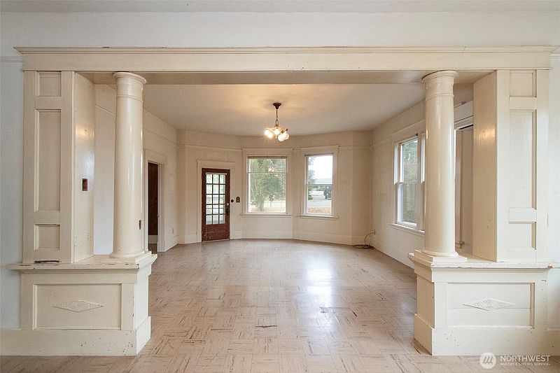 4th image of 650 N Fifth Avenue