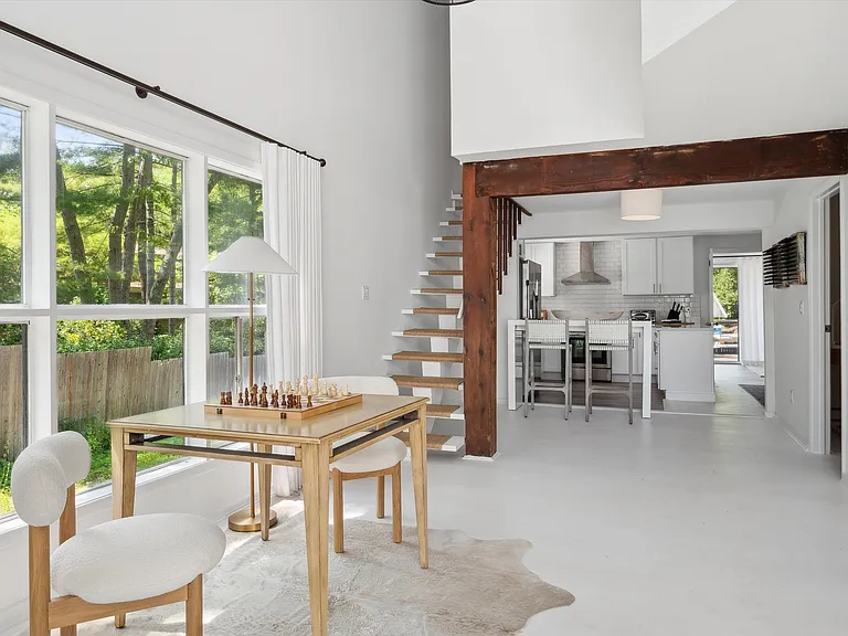 201 Cove Hollow Rd — Photo 10