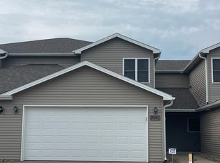 3507 McLaughlin Dr, Lincoln, NE 68516