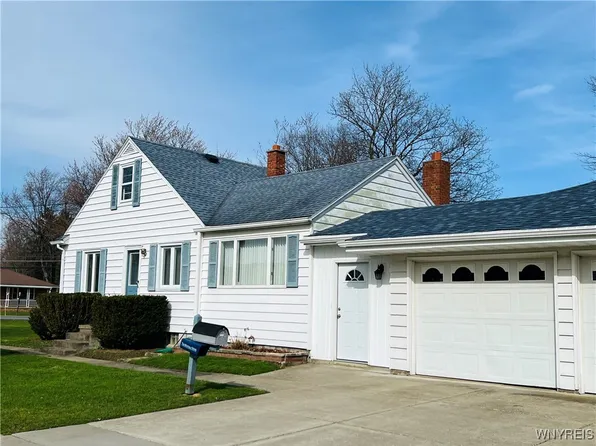 917 Mineral Springs Rd, Buffalo, NY 14224