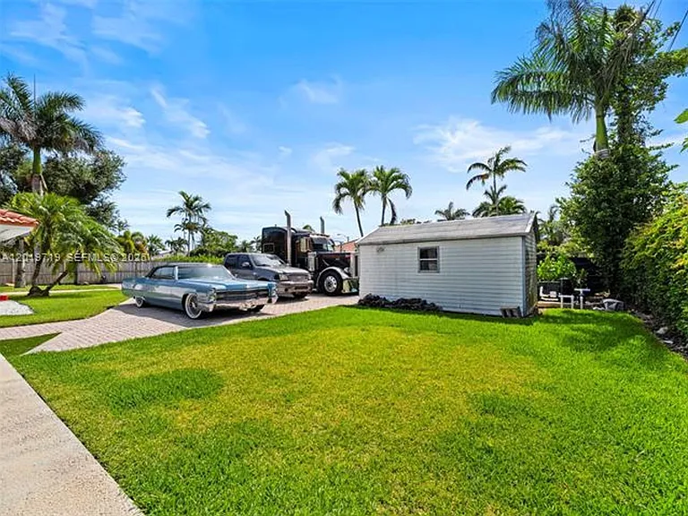 18733 SW 293rd Ter — Photo 36