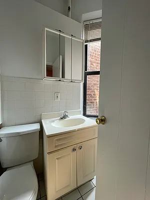 Rented by Peter R. Hungerford, LREB | media 14