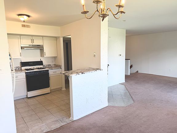 4th image of 48 Buttonwood Rd