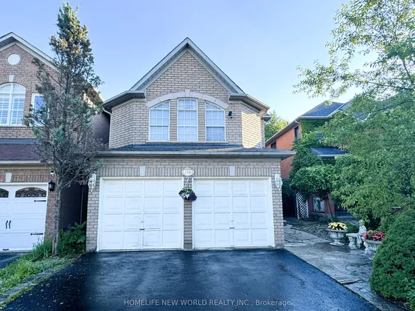 2326 Yorktown Cir, Mississauga, ON L5M 5Y2