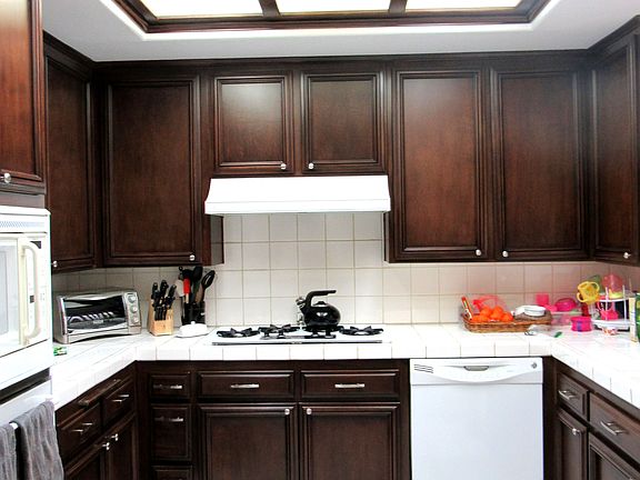 5th image of 12633 Moorpark St Unit 203