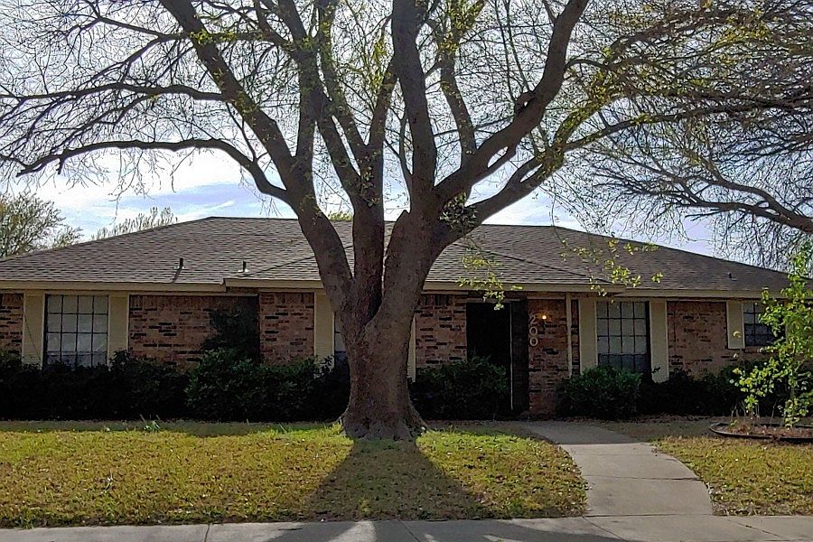 1st image of 200 Hacienda Dr